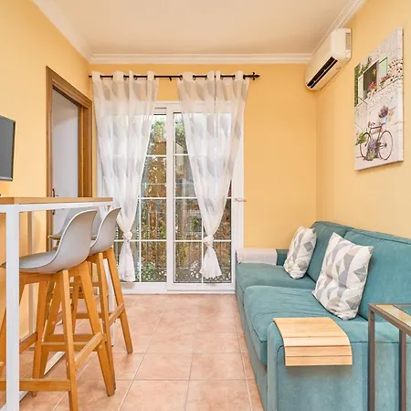 Burriana Hideaway Apt Nerja נרחה